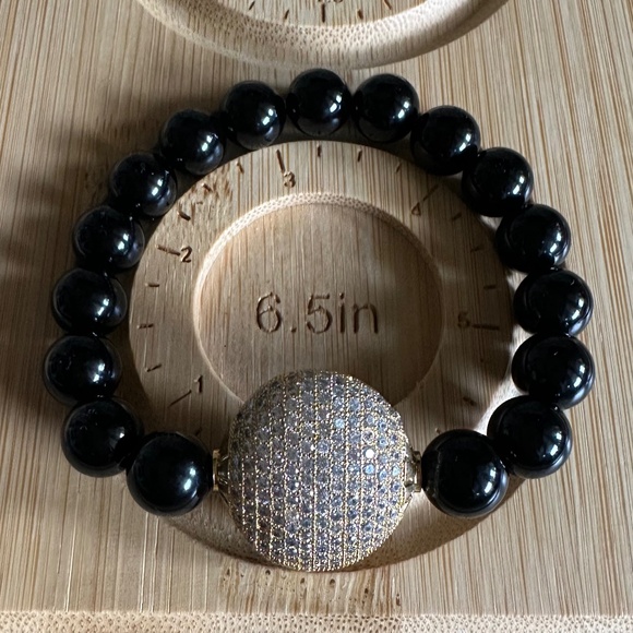 Polished 10mm Onyx w/ Gold Crystal Pave Center - Picture 3 of 7